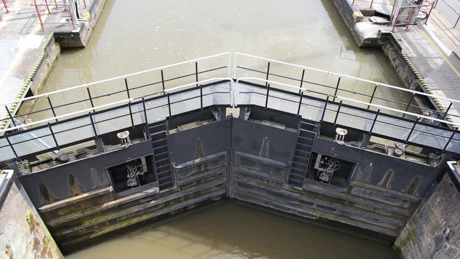 Ein geschlossenes Schleusentor