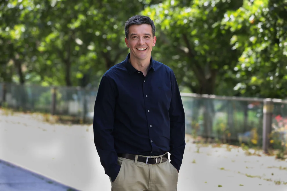 Portraitfoto von Dr. Holger Fischer