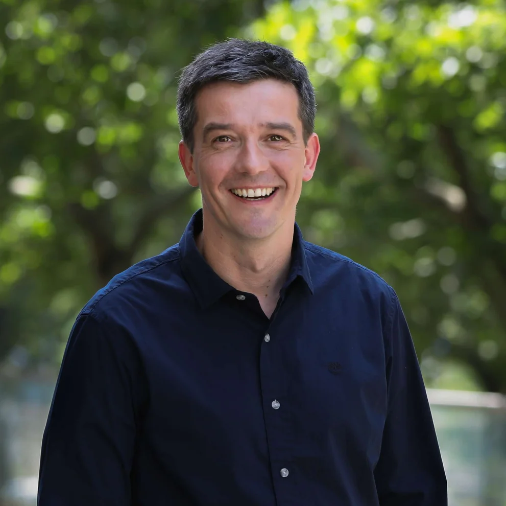 Portraitfoto von Dr. Holger Fischer