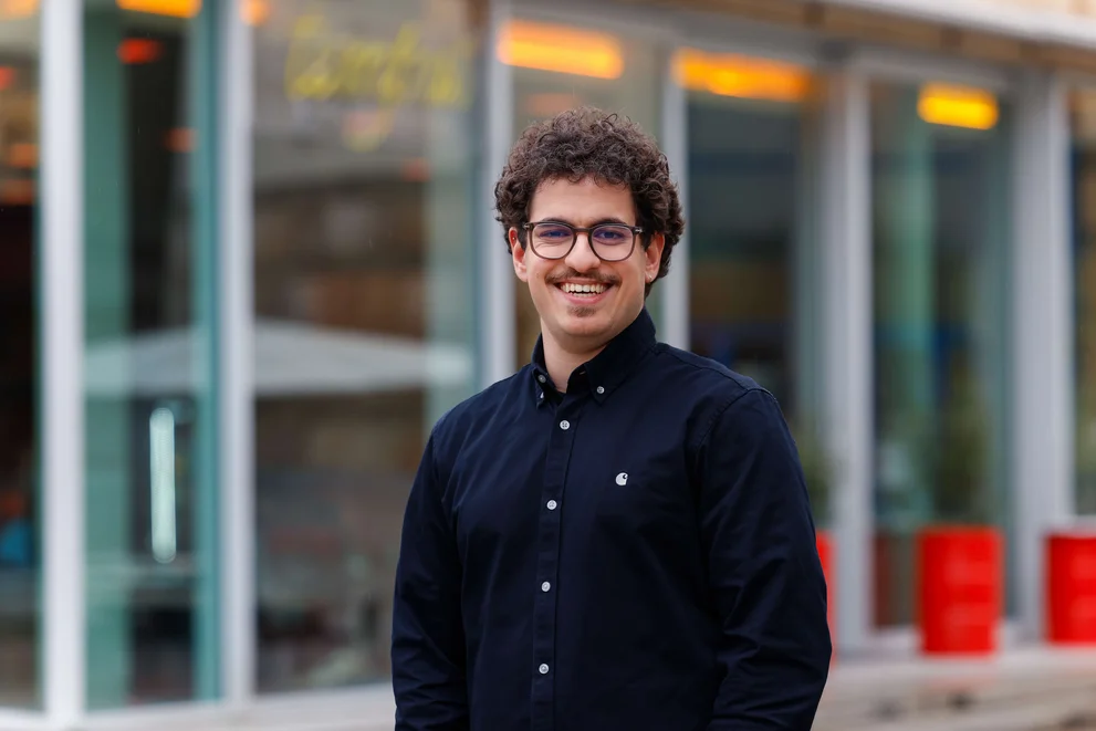 Portraitfoto von Emre Carki