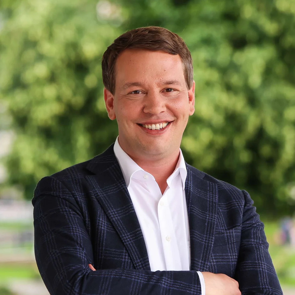Porträtbild von Oliver Hildenbrand