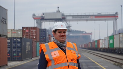 MdL Michael Joukov freut sich über den Erfolg und die Ausbaupläne für das KV-Terminal in Dornstadt