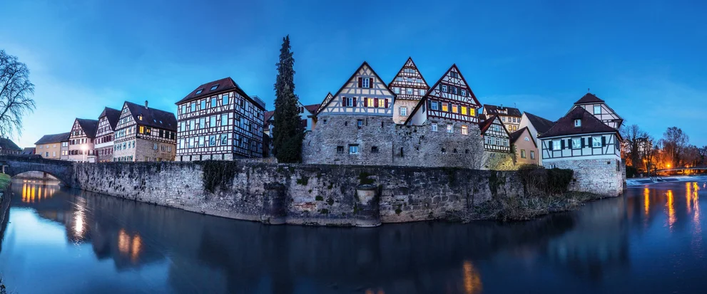 Panorama-Blick auf Haller Altstadt mit Fachwerkhäusern