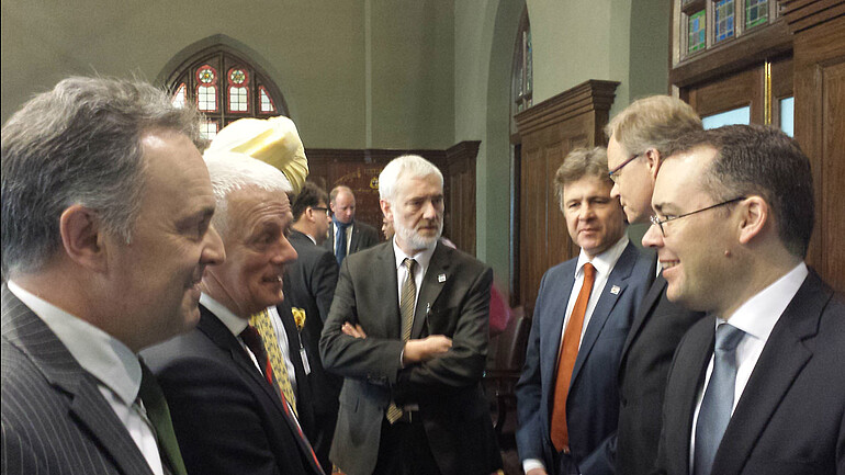 Mit OB Kuhn und Minister Friedrich im Rathaus in Mumbai