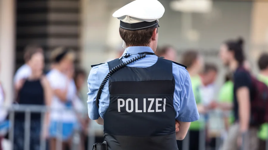 Polizist in Uniform 