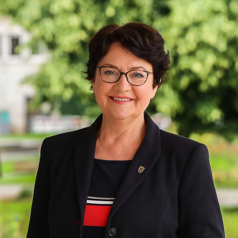 Porträtbild von Barbara Saebel