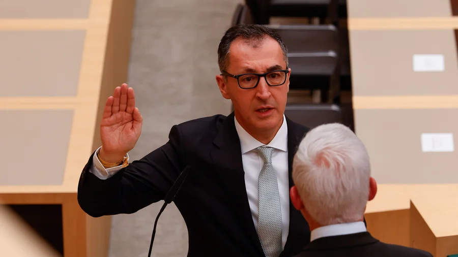 Cem Özdemir wird als Ministerpräsident vereidigt