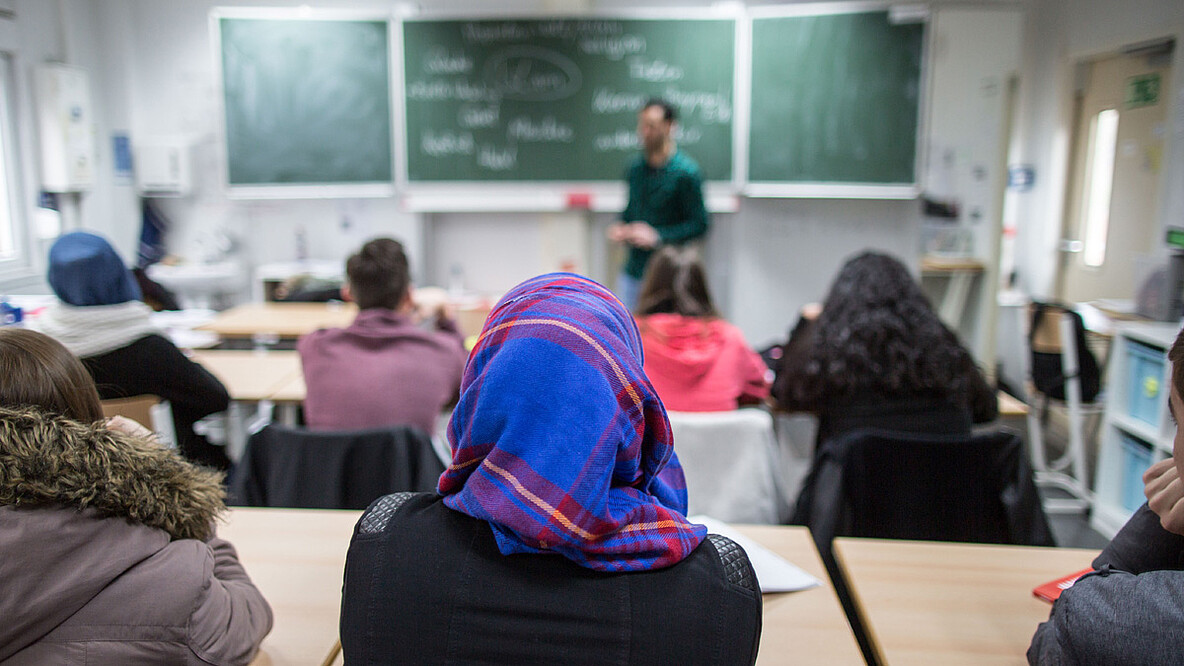 Kopftuch an Schulen dpa web