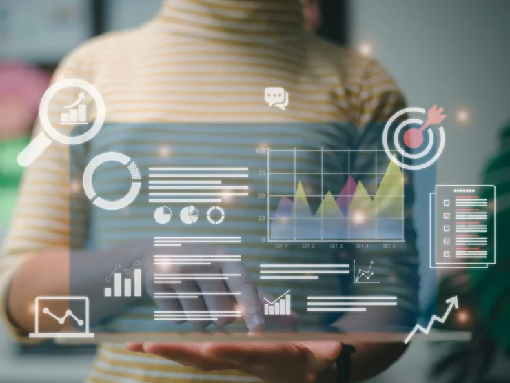 Auf einem Bildschirm sind Daten in verschiedenen Formen dargestellt.