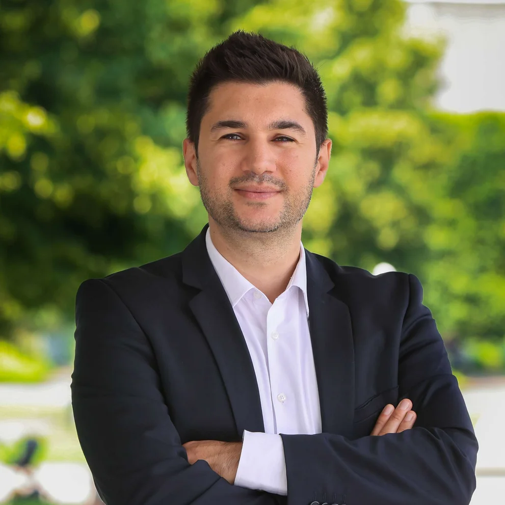 Porträtbild von Tayfun Tok