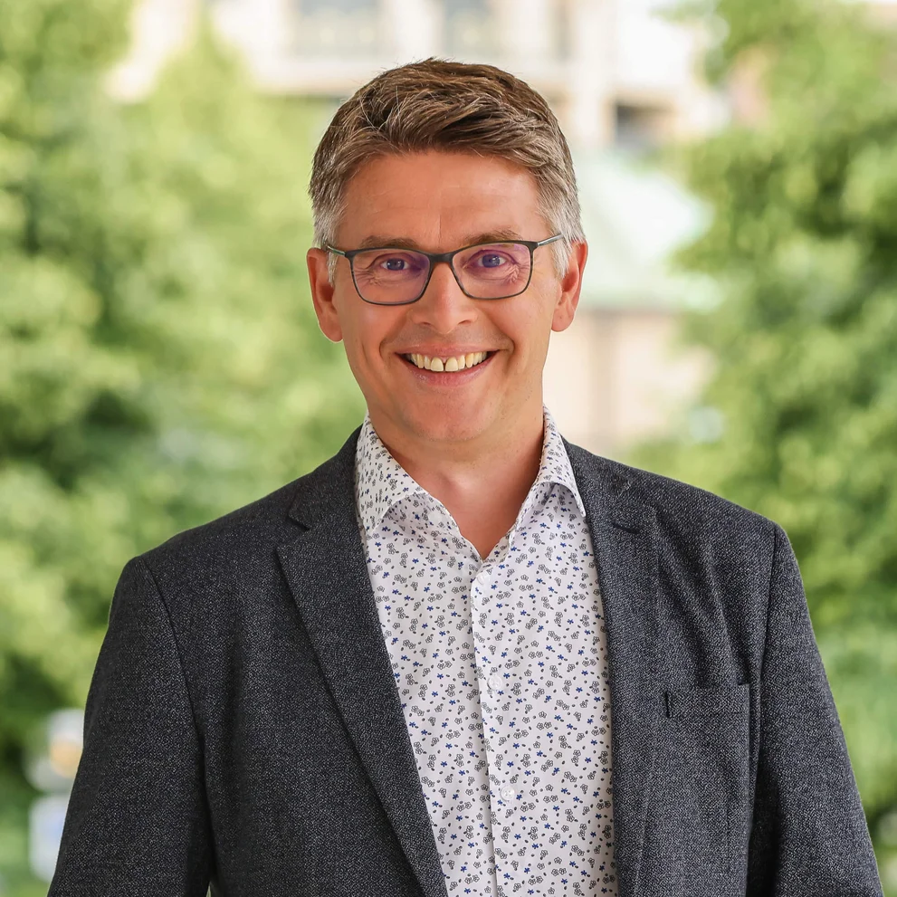 Porträtbild von Bernd Mettenleiter