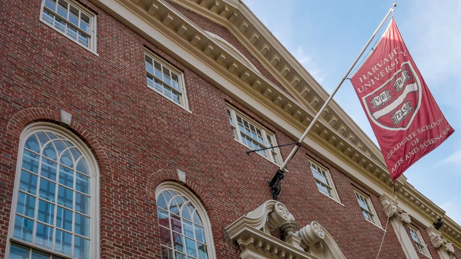 Universität Harvard.