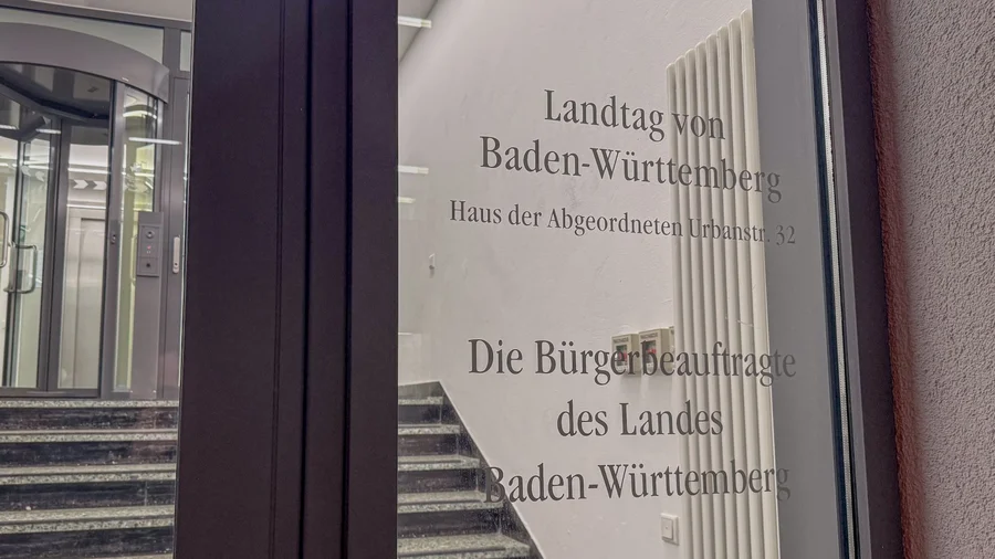 Eingang zum Büro der Bürgerbeauftragten.