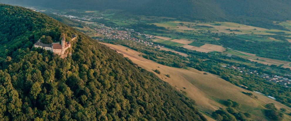Die Burg Teck trohnt über Kirchheim.